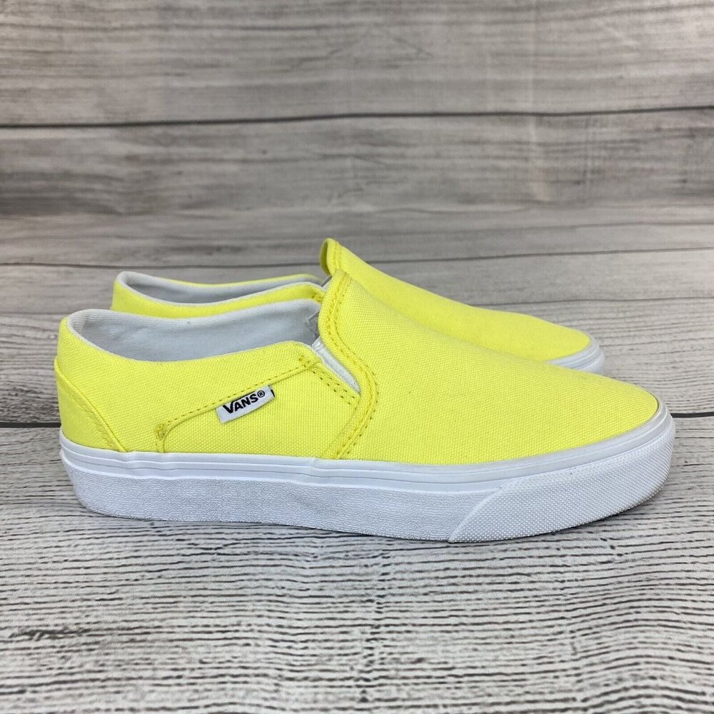 Vans Classic Slip On Sneakers Women Size 6.5 Skateboarding Athletic Shoes - NEW